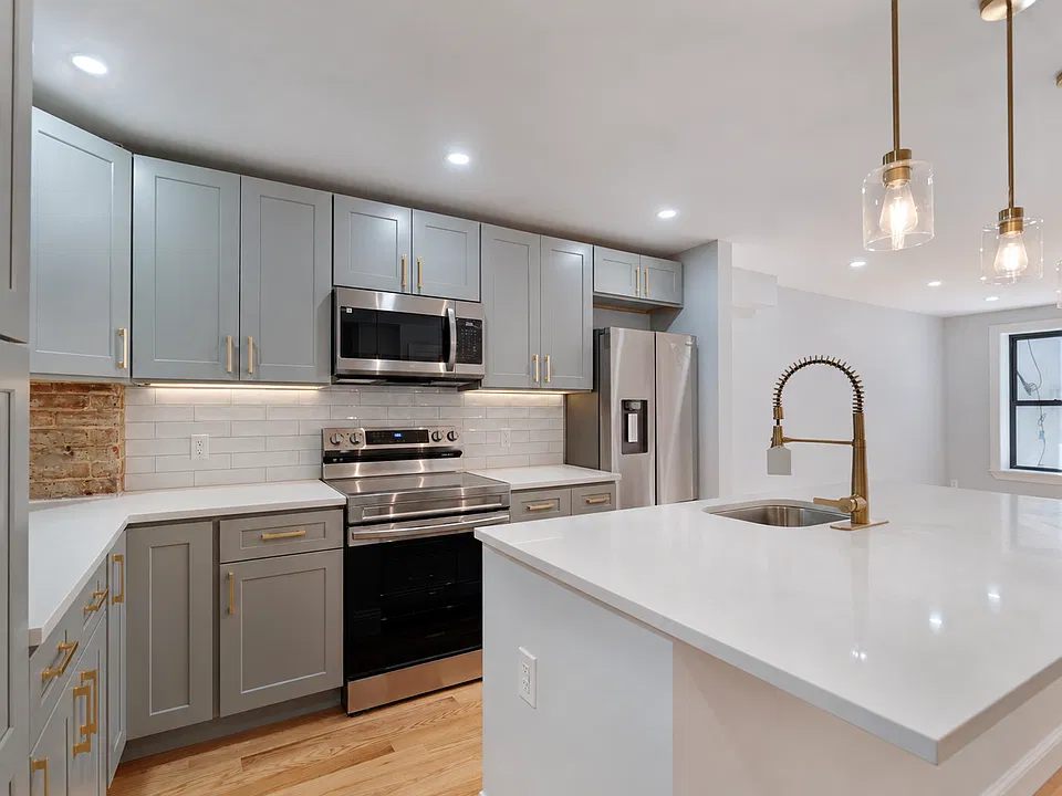 583 Greene Ave #1