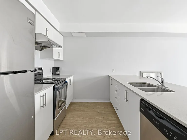 244 Penetanguishene Rd #4 — Photo 19