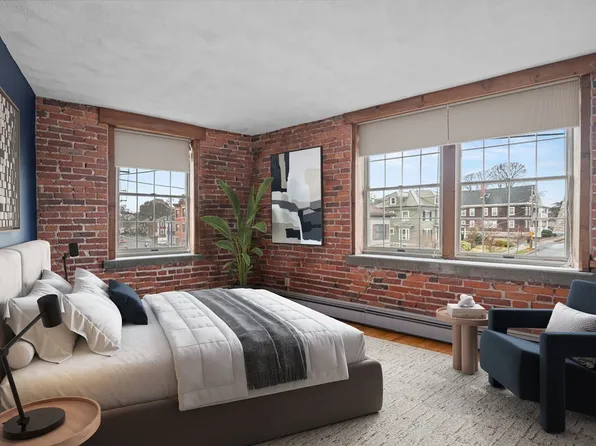75 Summer St APT 5, Salem, MA 01970
