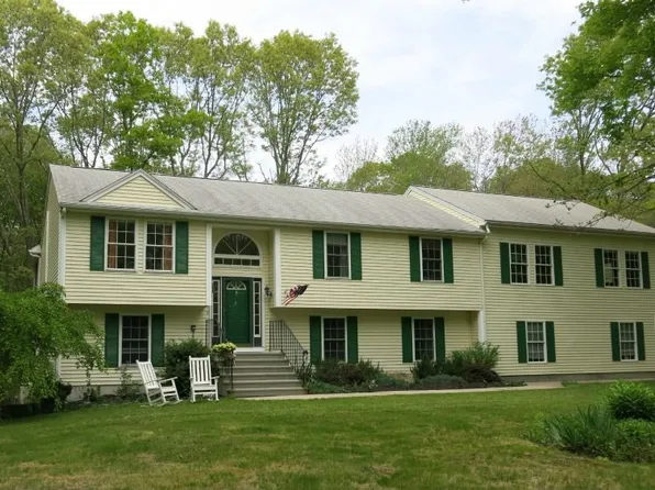 139C Old Rose Hill Rd, South Kingstown, RI 02879