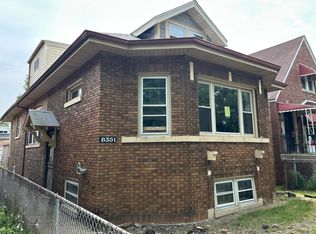 8351 S Paxton Ave, Chicago, IL