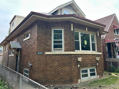 8351 S Paxton Ave, Chicago, IL, 60617
