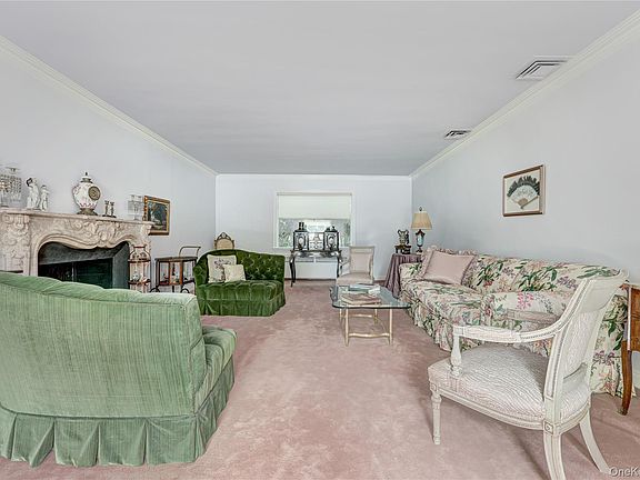 5th image of 178 Schenck Circle N