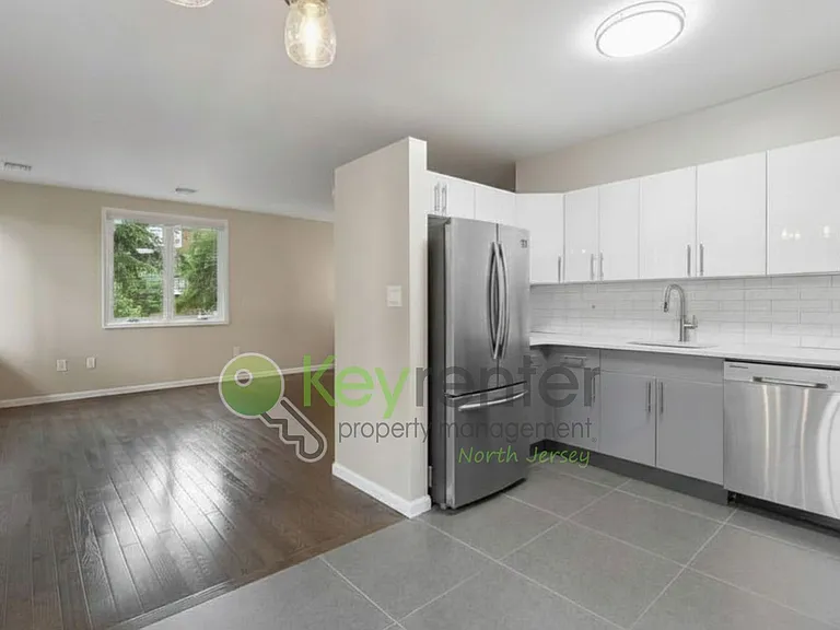 202 Saint Michaels Walk — Photo 7
