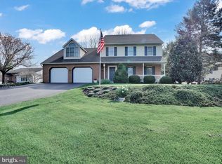 49 Glenbrook Rd, Leola, PA 17540