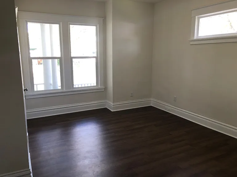 1119 W Augusta Ave #1 — Photo 1