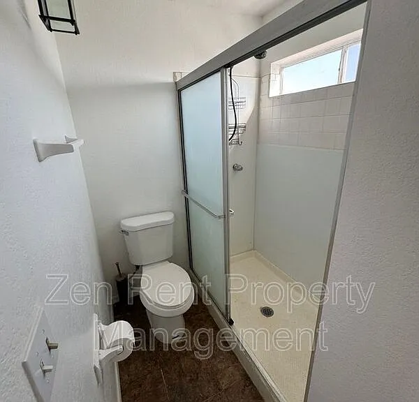 940 N Sonora St — Photo 11