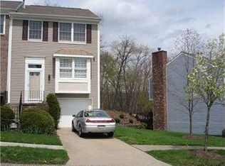 429 Parkridge Ln, Coraopolis, PA 15108