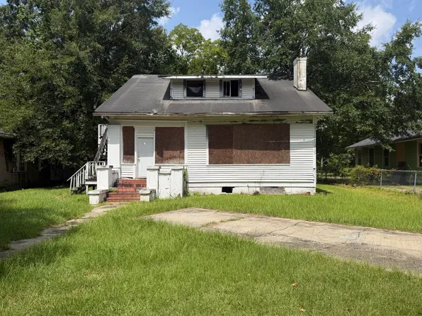 712 N 1st Ave, Laurel, MS 39440
