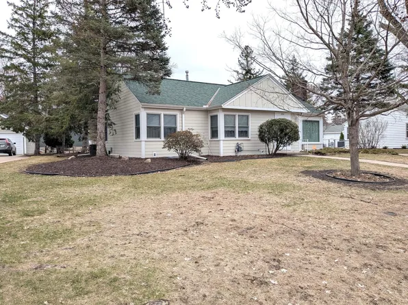 2924 Quail Ave N, Golden Valley, MN 55422