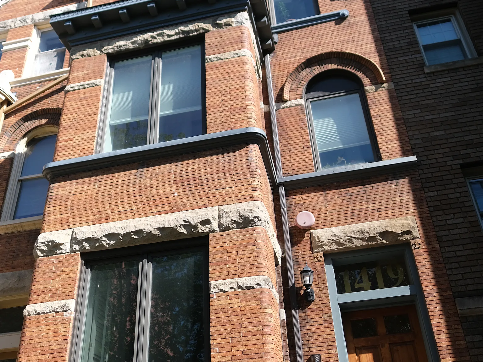 2 bed, 960 sqft, $3,500 — Photo 2