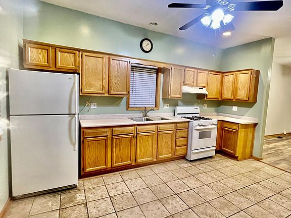2nd image of 2609 S Lowe Ave #1R