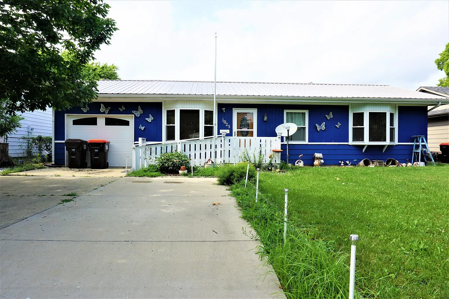 1025 Briarcliff Dr photo 1