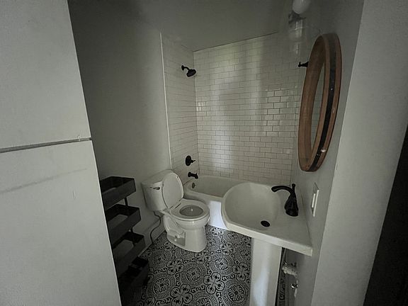 5th image of 459 Circle Dr