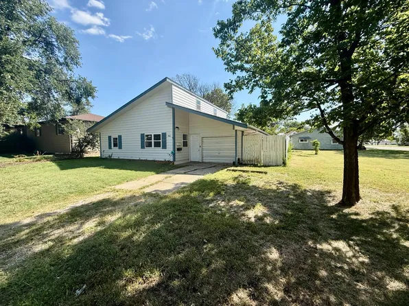 906 N Walnut St, Beloit, KS 67420