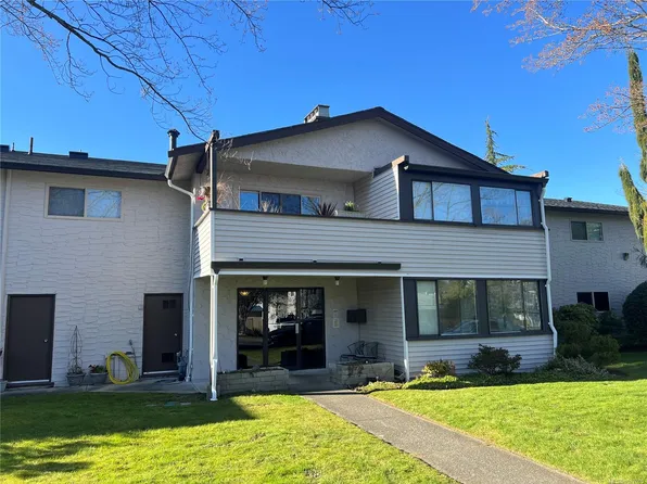 3170 Irma St S #404, Victoria, BC V9A 1S8