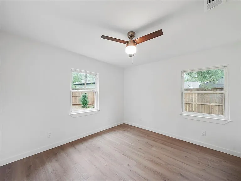 5127 Ditmas Ln — Photo 45