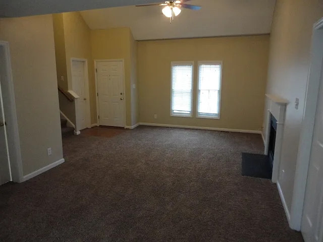 Building Photo - 705 Cattail Cir