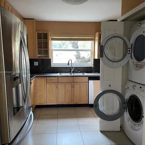 7175 Nova Dr — Photo 1