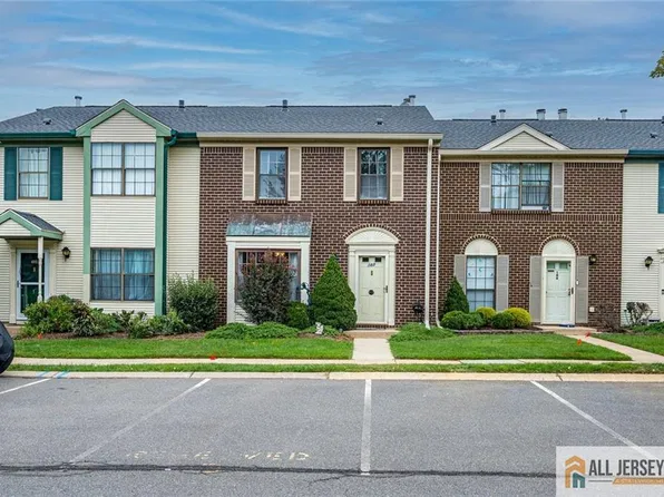 107 Fisher Dr #214, Franklin Park, NJ 08823
