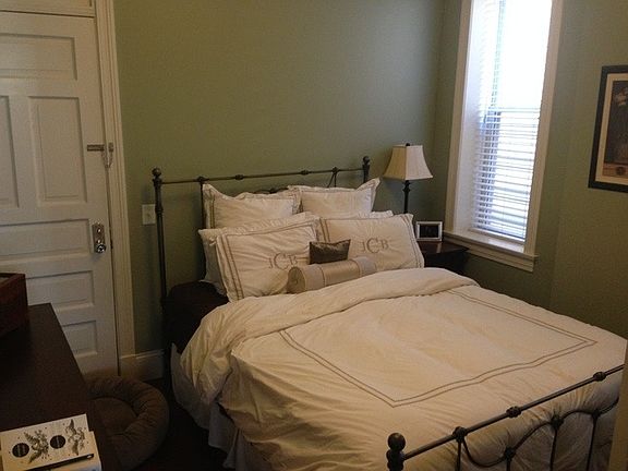 5th image of 1120 W Oakdale Ave APT 2F