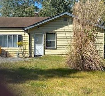 1st image of 9703 Lilac Dr