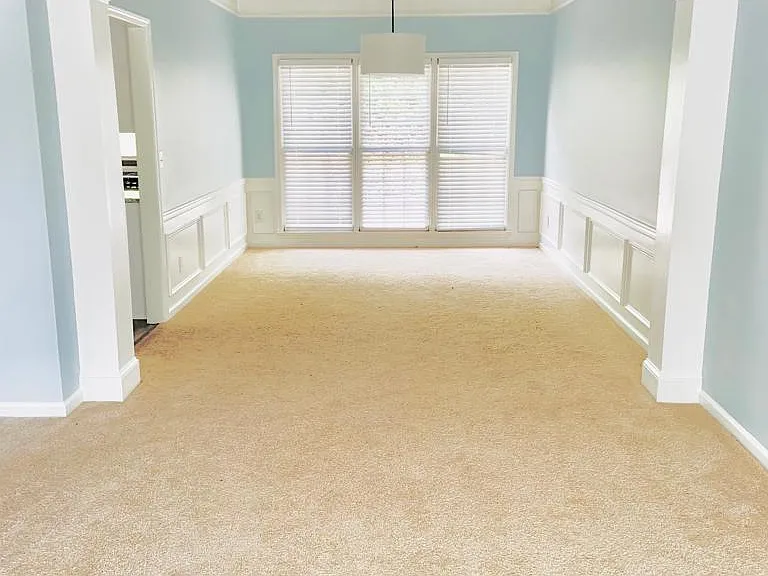 400 Stedford Ln — Photo 6