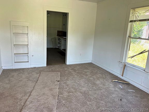 3rd image of 223 E Choctaw St