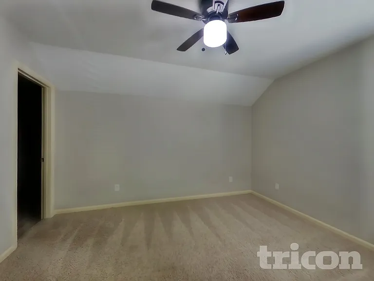 1422 Collins Dr — Photo 12