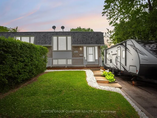 2363 Holyhead Dr, Burlington, ON L7P 3V2