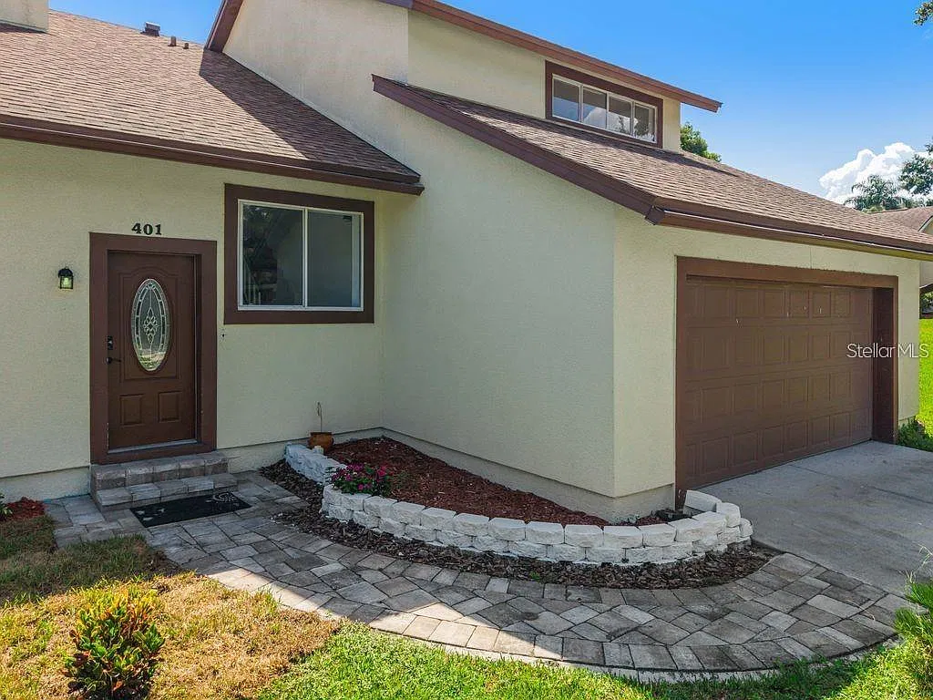4 bed, 2.5 bath, 2498 sqft, $3,199 — Photo 4
