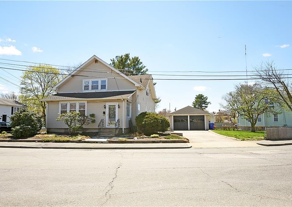 1st image of 379 Massasoit Ave