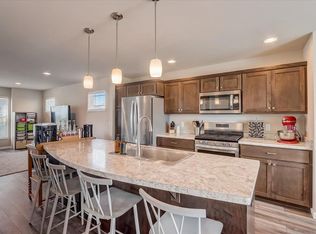 868 Tamarack Ln, Sun Prairie, WI 53590