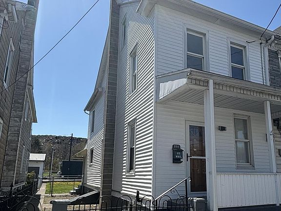 3rd image of 250 W Saylor St