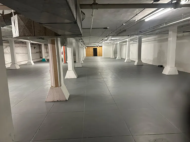 748 S Main St — Photo 11