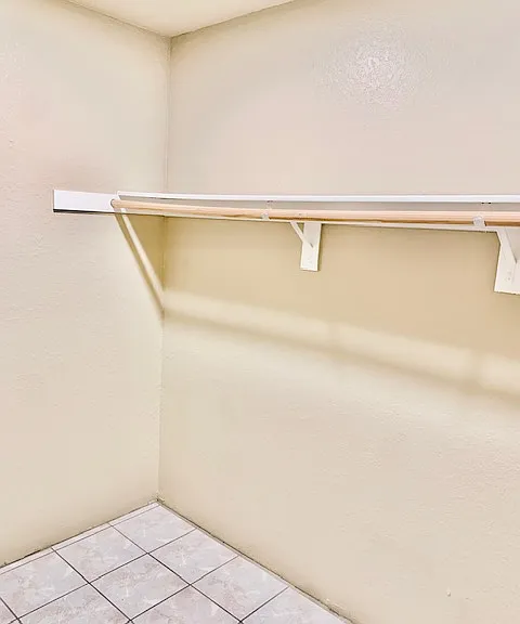 Mud room / pantry / or small office