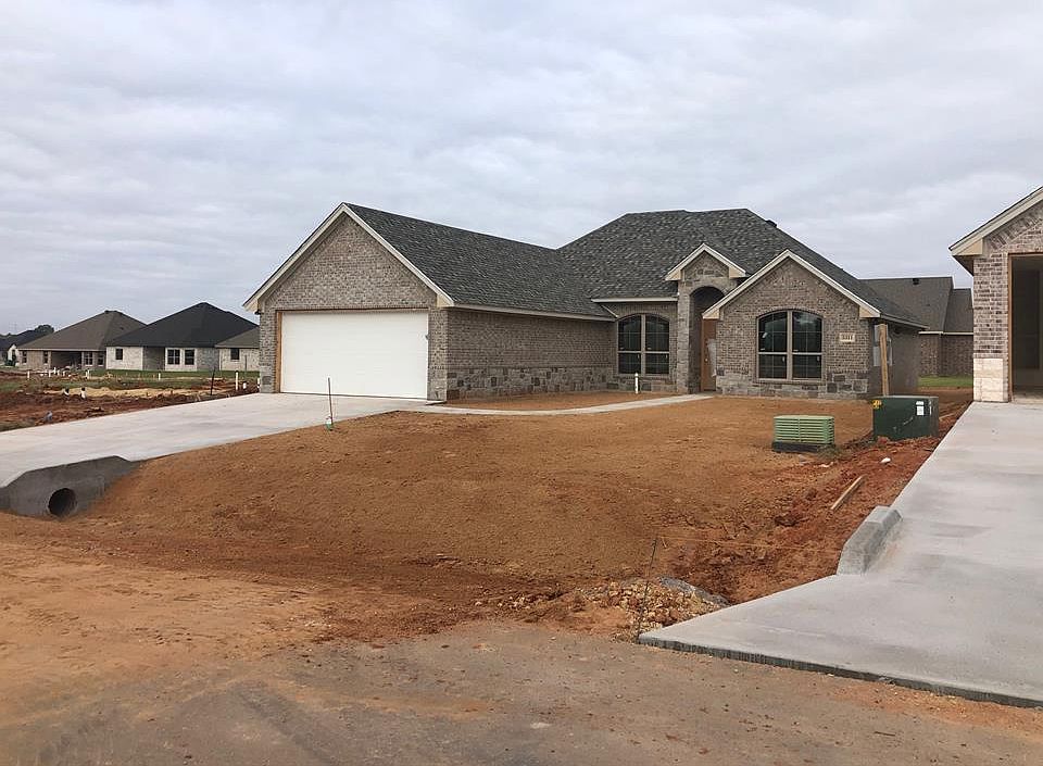 2nd image of 3311 Windcrest Ct