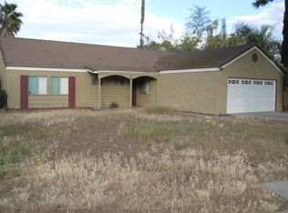 5341 Peacock Ln, Riverside, CA 92505