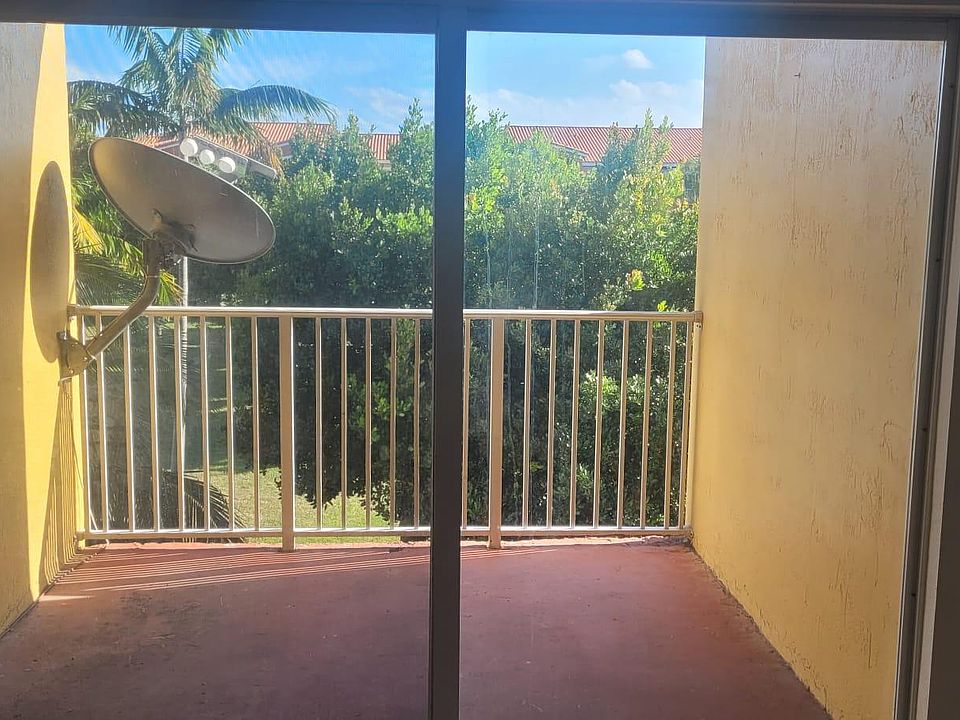 1st image of 21121 SW 85th Ave APT 301