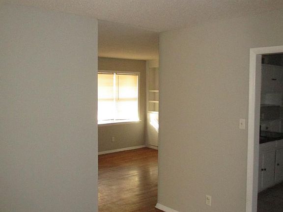 5th image of 2982 Camden St