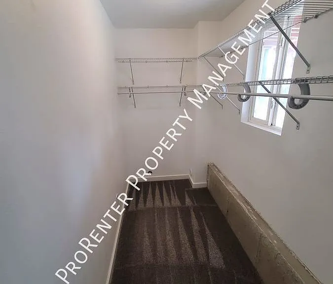 4252 Midland Dr — Photo 12