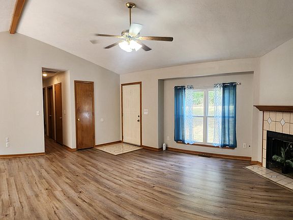 4th image of 310 Mulling Drive