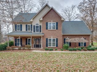 1004 Ridglea Dr, Burns, TN 37029