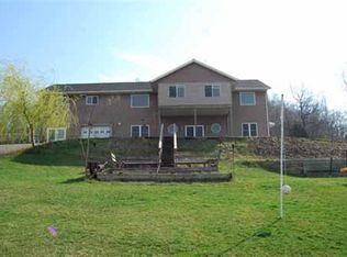 398 East St, Loganville, WI 53943