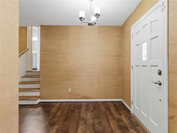 5th image of 6 Braddock Dr