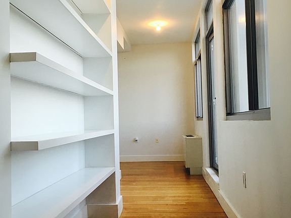 4th image of 824 Bergen St #Y13
