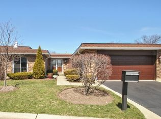 2220 Vista Ct, Northbrook, IL 60062