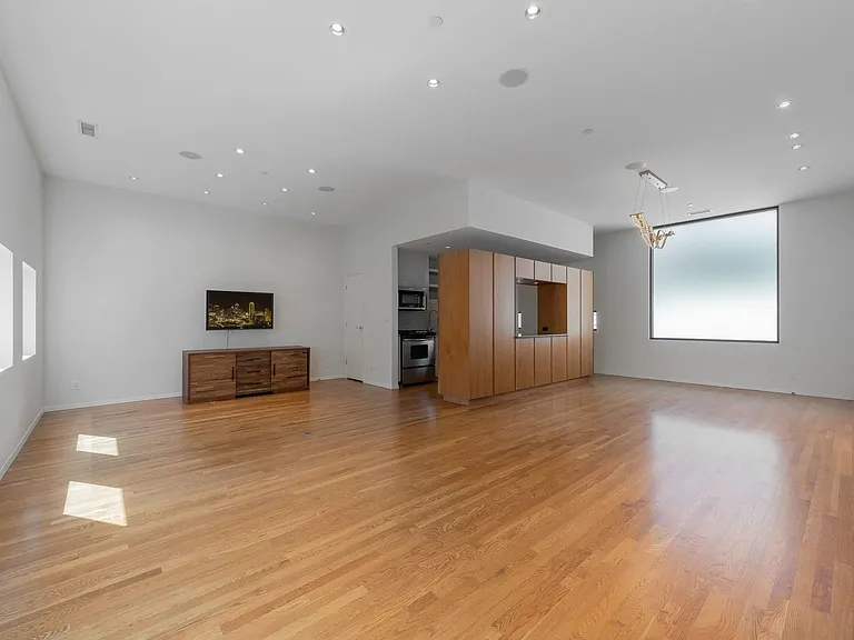 4001 Bowser Ave #B — Photo 6