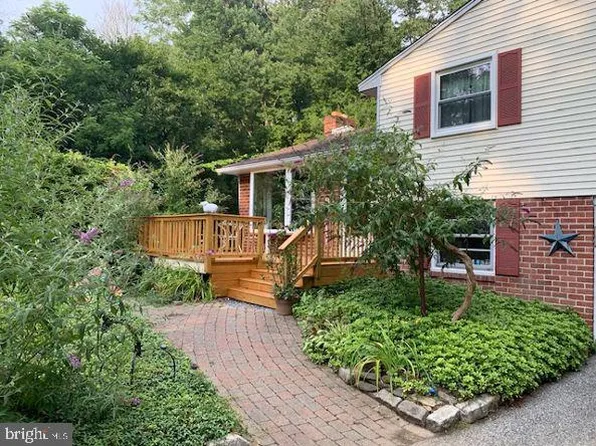 7 N Constance Dr, Glen Riddle, PA 19063