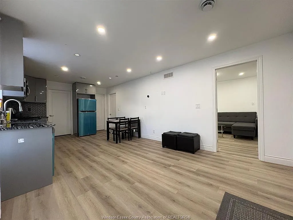 2 bed, $2,000 — Photo 4